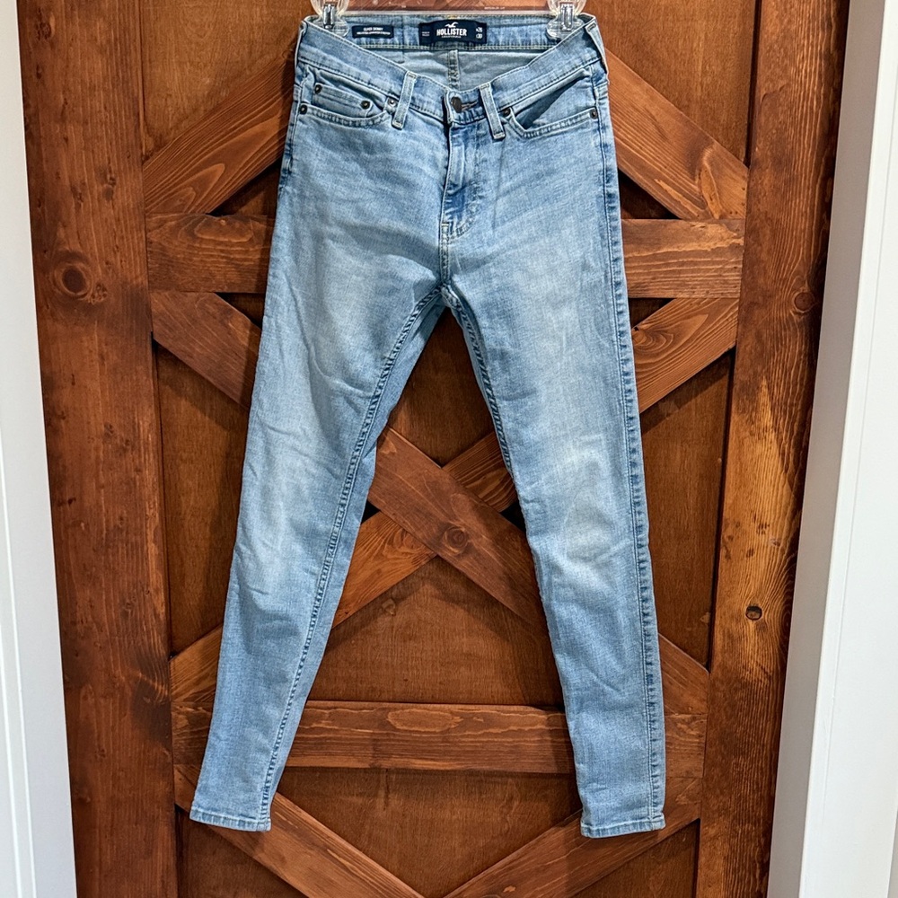 Hollister Super Skinny Jeans Size 26/30 smoke free home